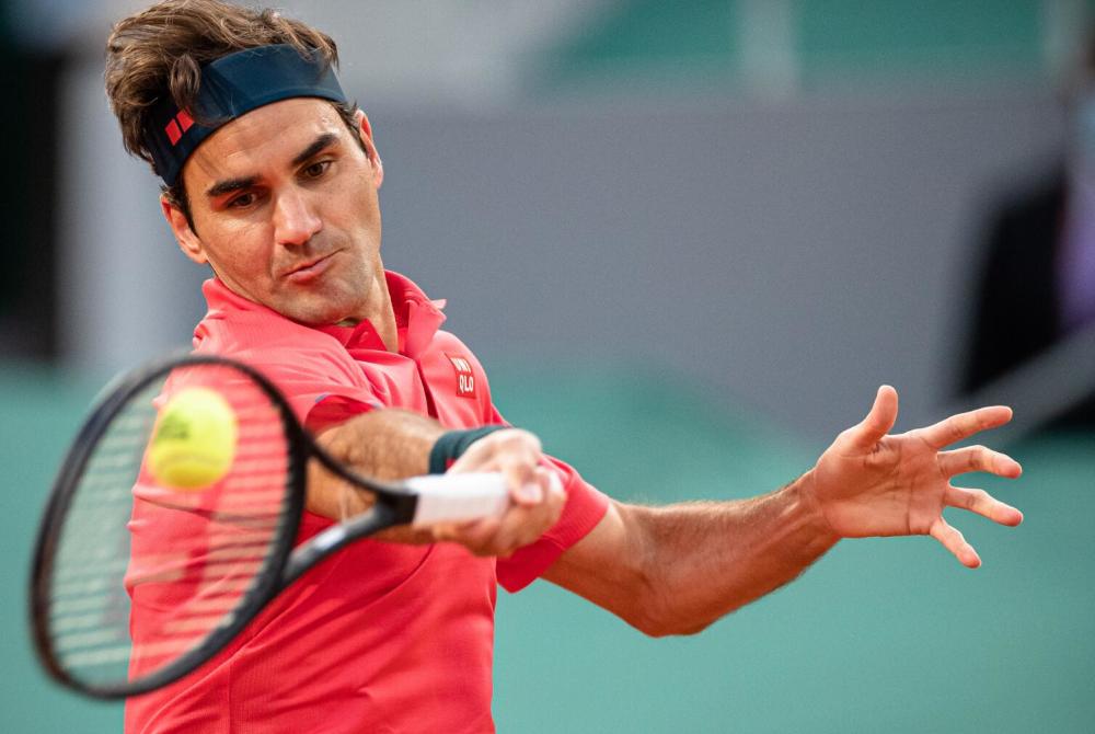 Leyu-刷新纪录引发热议！，费德勒在曼联比赛中比赛局势复杂全场沸腾不已-Leyu