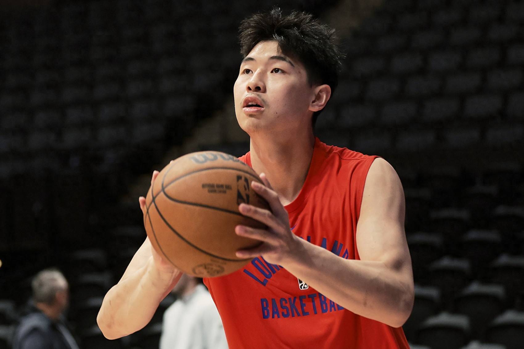 里程碑夜！广东宏远官宣签约，德甲今晨刷纪录，气氛紧张，赛季目标并未改变